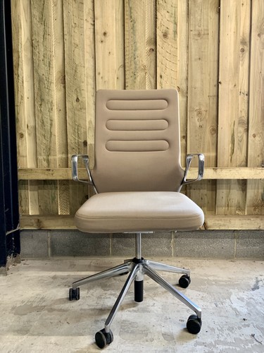 Fully adjustable office - 4,